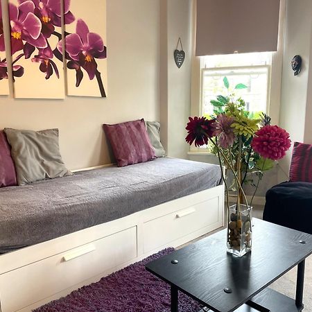 Snug Studio Apartment In Central Location Bristol Exterior photo